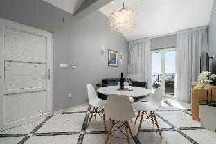 Sine in Ljubljeva with 6 bedrooms and 3 bathrooms Hotel in Split-Dalmatia County