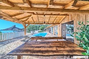 Filip in Murter with 4 bedrooms and 2 bathrooms Hotel in Tisno