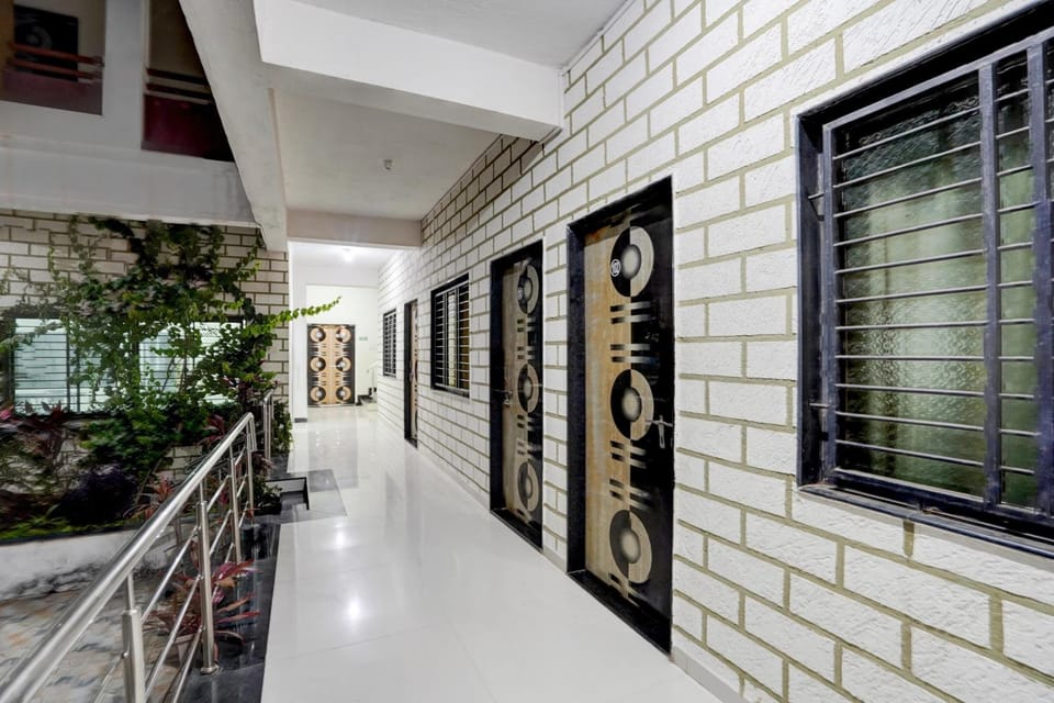 Hotel O JVS Park Inn Hotel in Maharashtra