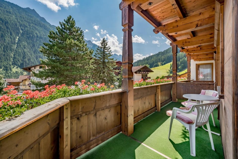 Pension Almrausch Hotel in Neustift im Stubaital