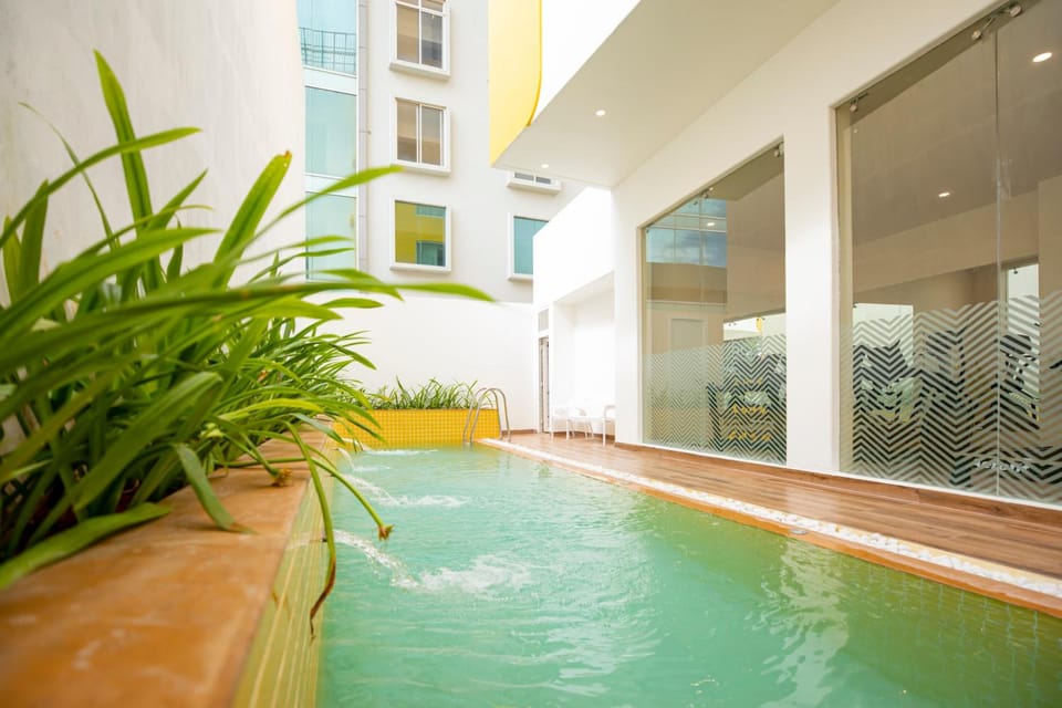 Swimming pool