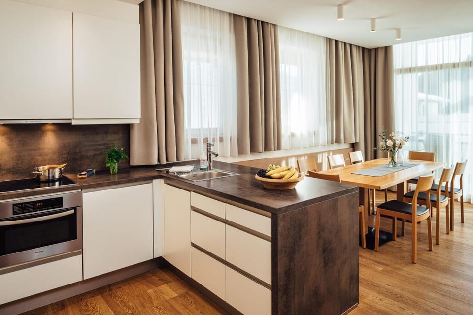 Schneeweiss lifestyle - Apartments - Living Hotel in Serfaus