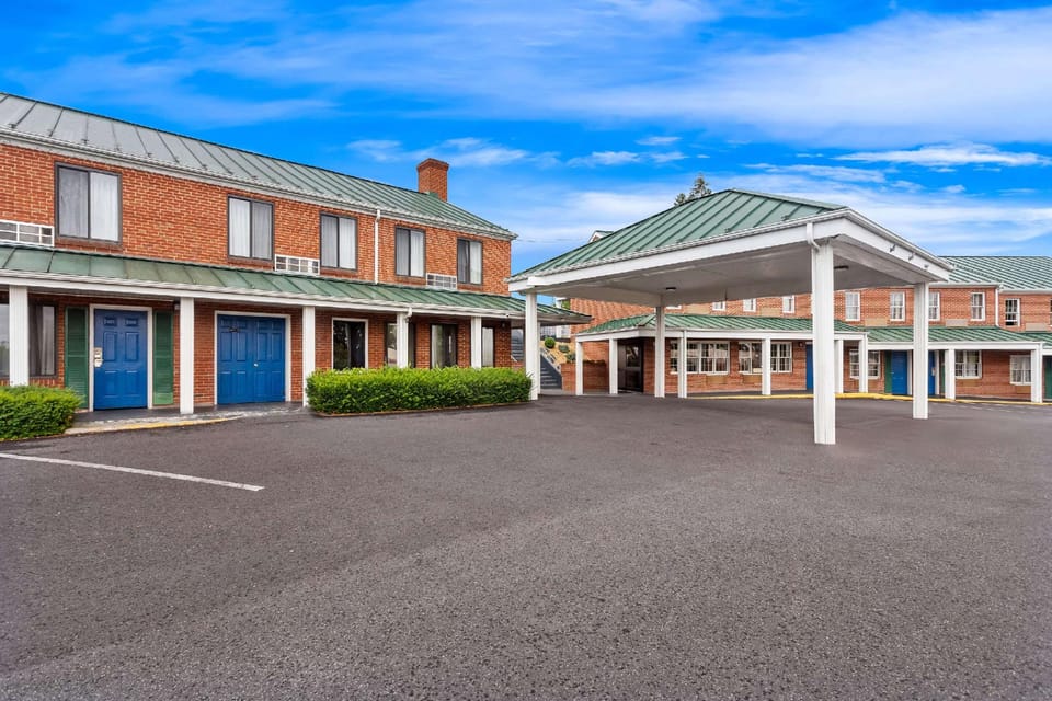 Econo Lodge Waynesboro - Skyline Drive Hotel in Waynesboro