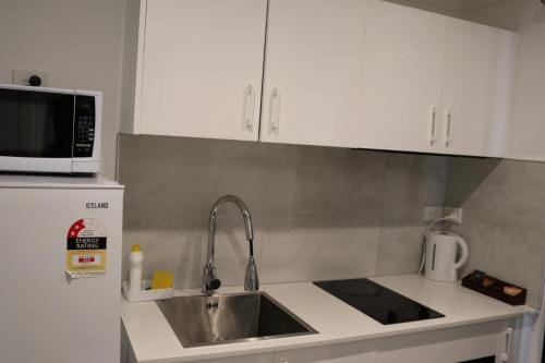 Krishna Motel - Newly Built in Papakura Hotel in Auckland