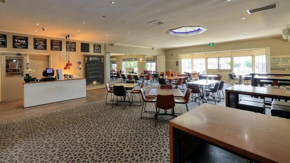 Coachman - Hotel Motel Hotel in Parkes