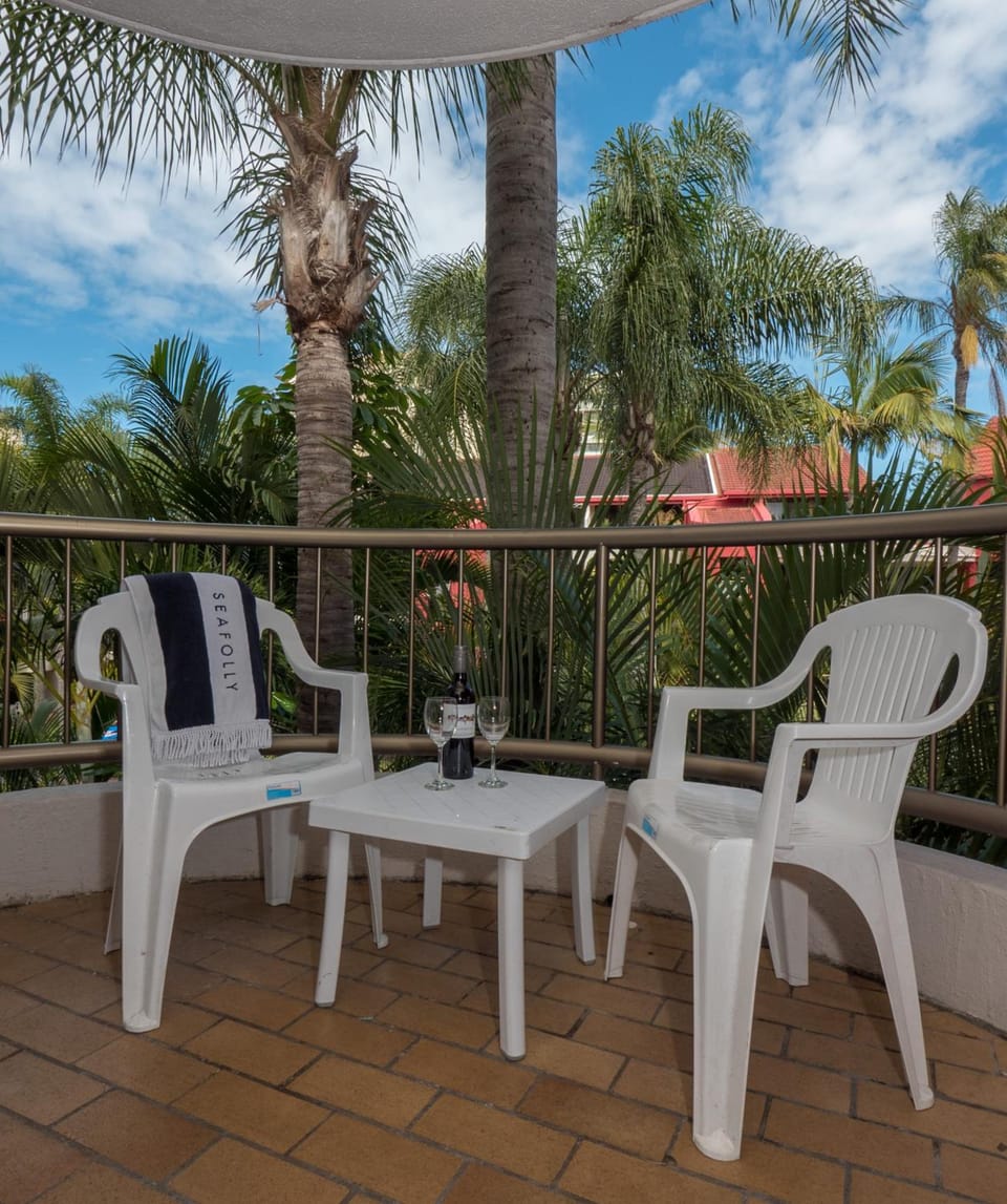 Enderley Gardens -  Resort Hotel in Surfers Paradise Boulevard