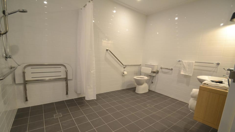 The Astor Suites Hotel in Goulburn