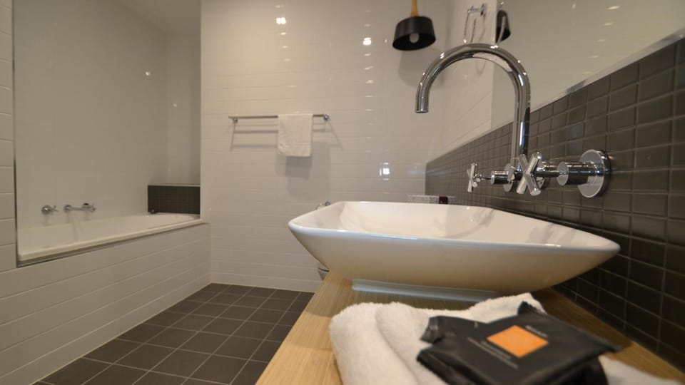 The Astor Suites Hotel in Goulburn