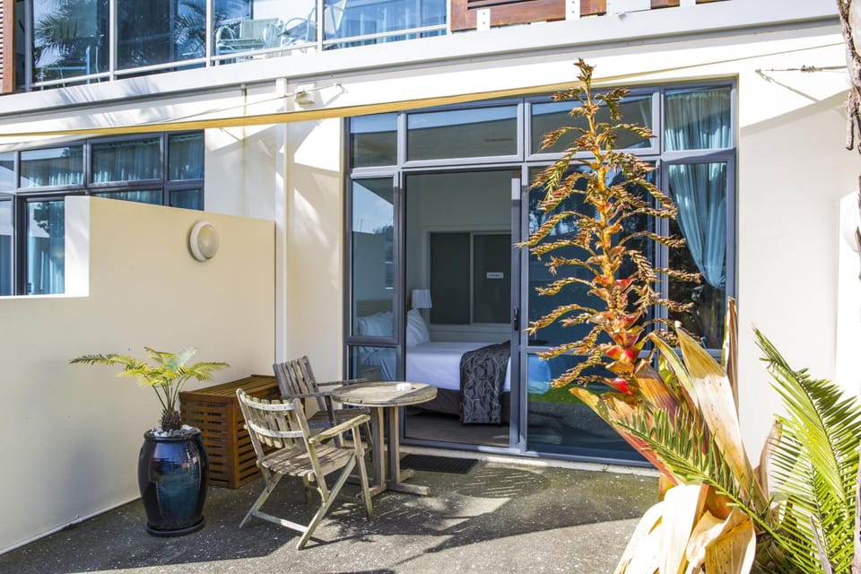 Waves Hotel in Auckland Region