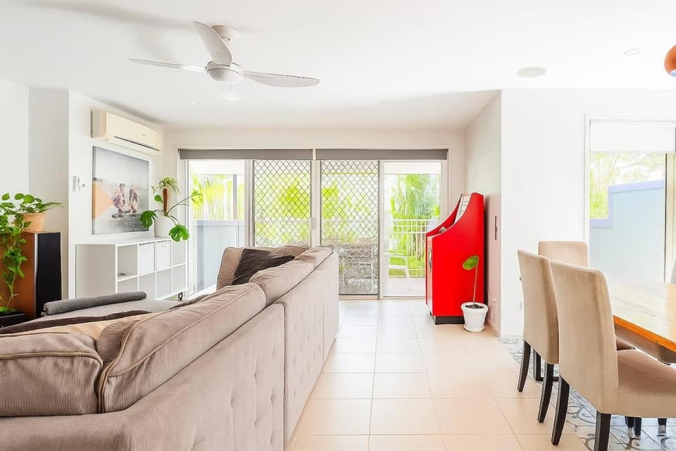 CHA Private Apts Diamond Beach Hotel in Mermaid Beach