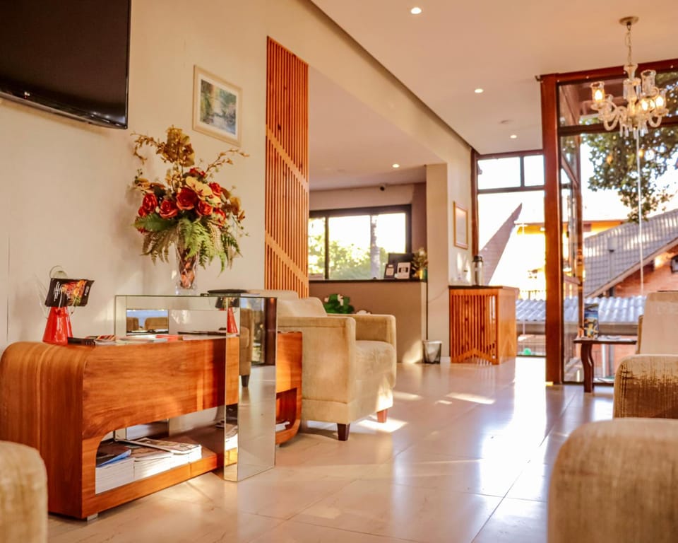 Shared lounge/TV area
