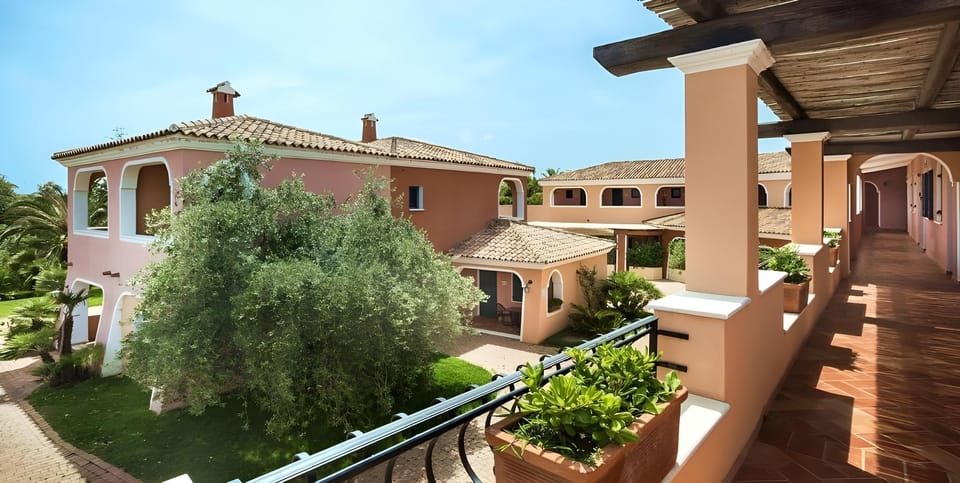 Cala Ginepro Hotel Resort Hotel in Cala Liberotto