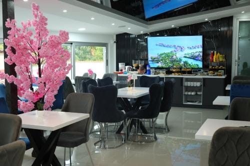 Guest House MK Star Hotel in Belgrade