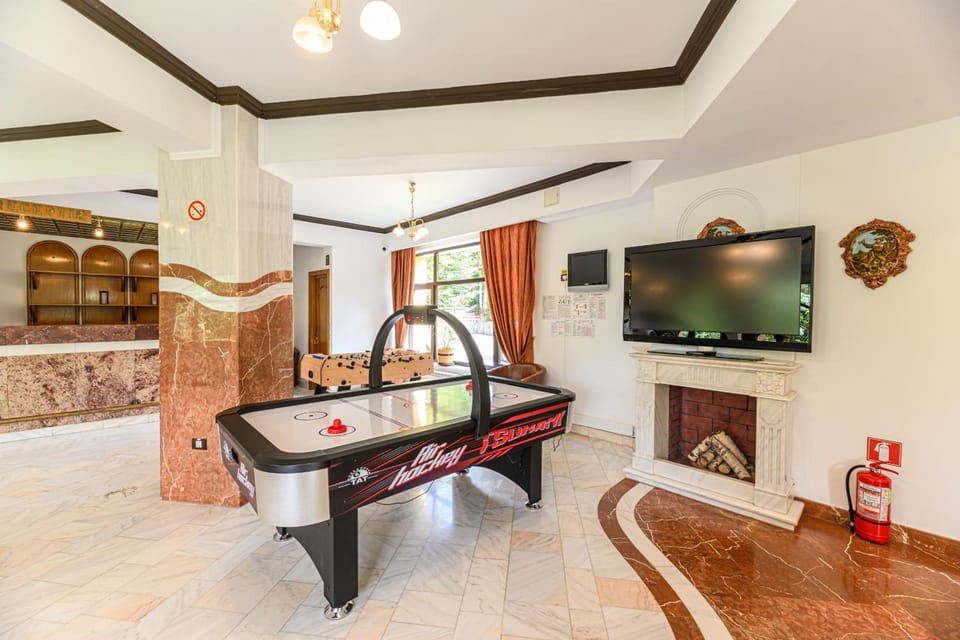 Hotel Ohma - Casa Viorel Hotel in Brasov