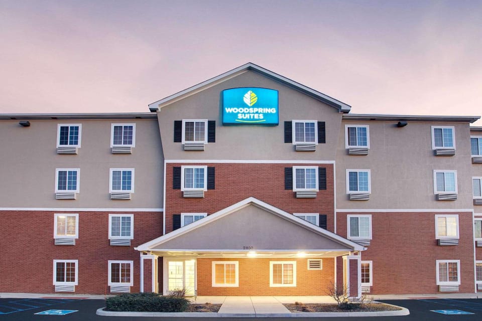 WoodSpring Suites Fort Wayne Hotel in Fort Wayne
