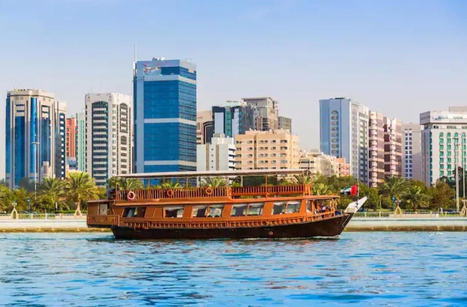 Abu Dhabi Centre - Unique Room Hostel in Abu Dhabi
