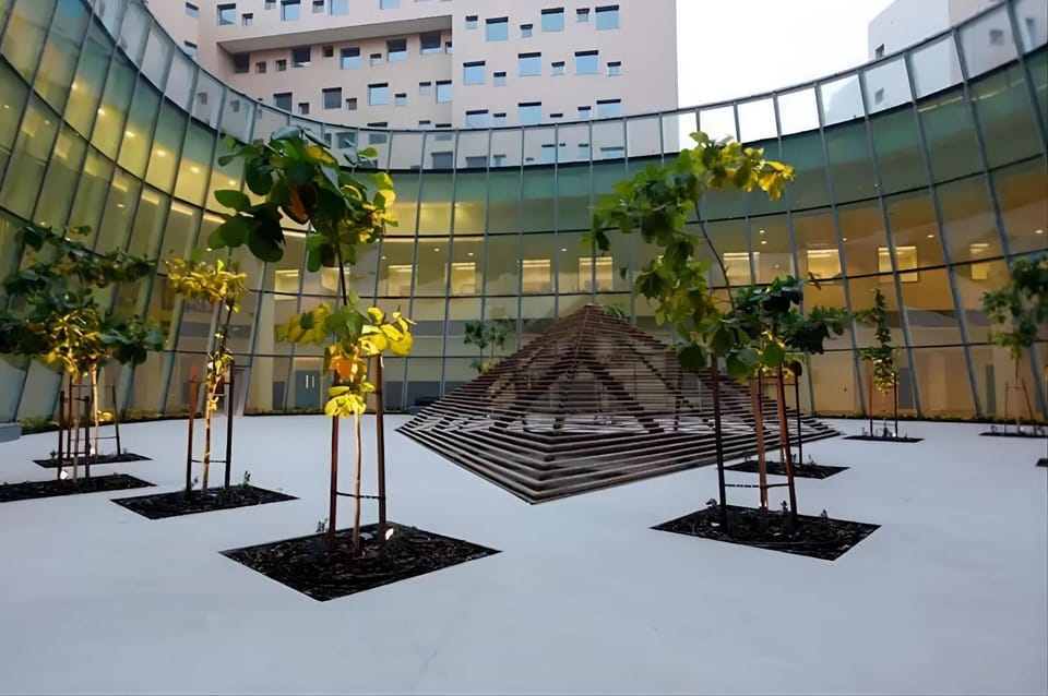 Abu Dhabi Centre - Unique Room Hostel in Abu Dhabi