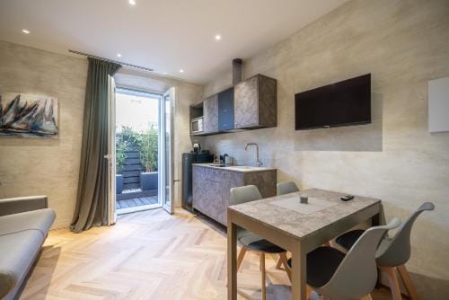 Sea Garden Apartments & Rooms Hotel in Grado