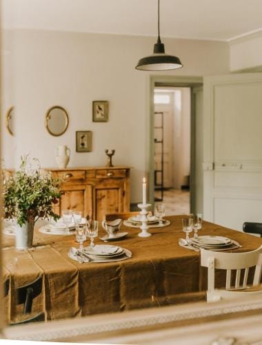 Maison d'hotes et gite de charme avec piscine, La Lhuiseraie Hotel in Auvergne-Rhône-Alpes