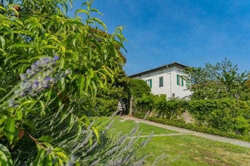 Luxury Apartments in Villa Cardinal Ciceri Hotel in Como