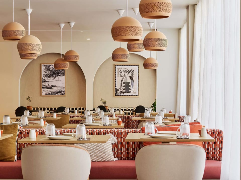 Mercure Saint Raphael Centre Plage  Hotel in Saint-Raphael