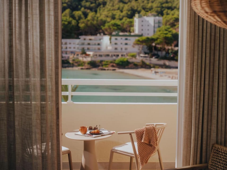 Hyde Ibiza Hotel in Cala Llonga