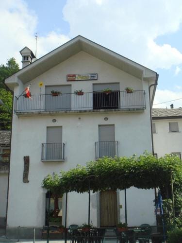 Trattoria Bar Pace Hotel in Canton of Ticino