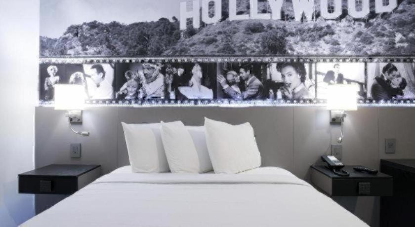 Glen Capri Inn & Suites Hotel in Glendale