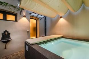 Gallo Cedrone, a Home with Outdoor Hotel in Capannori