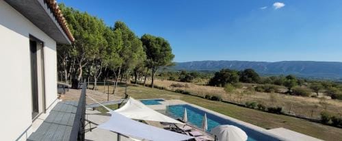 Les pins du Luberon Hotel in Gordes