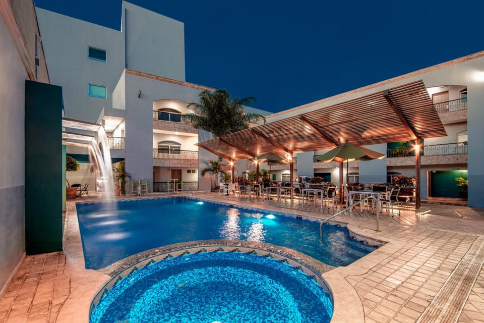 Swimming pool