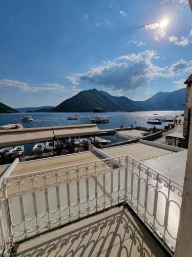 Palace Jelena Rooms Hotel in Kotor Municipality