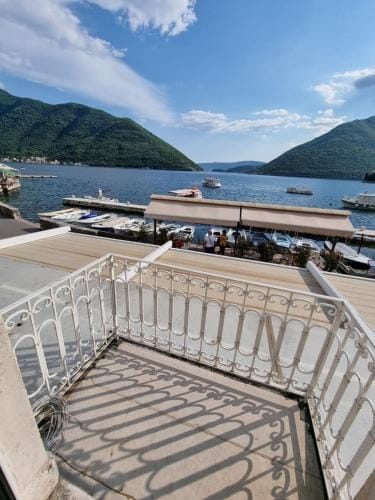Palace Jelena Rooms Hotel in Kotor Municipality