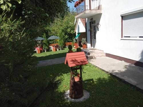 Rooms Lisicic Hotel in Montenegro