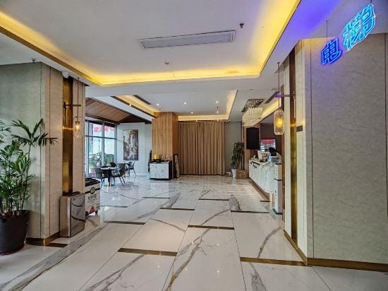 Qingzhu Hotel (Zaozhuang West Station Wanda Plaza) Hotel in Jiangsu