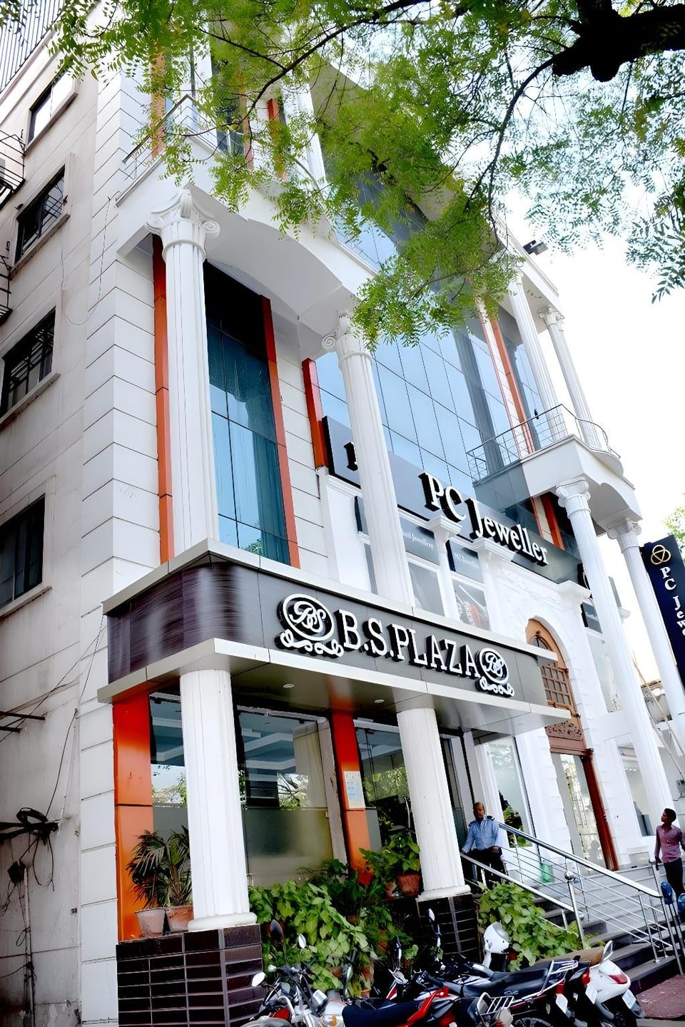 B S PLAZA Hotel in West Bengal