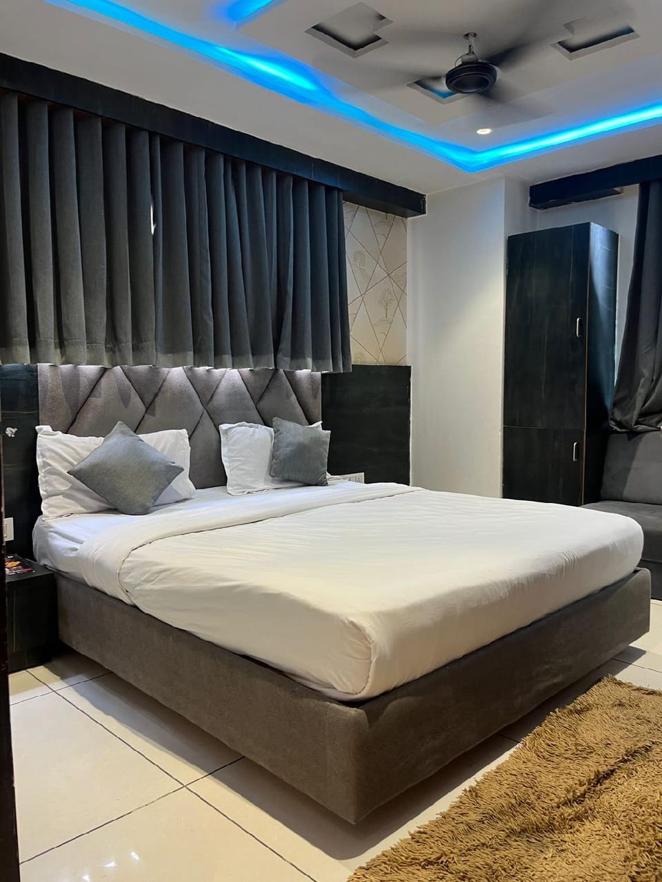 Hotel Prime View  Hotel in Ahmedabad