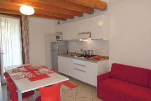 Four-room flat with swimming pool near the sea - By Beahost Rentals Hotel in Bibione