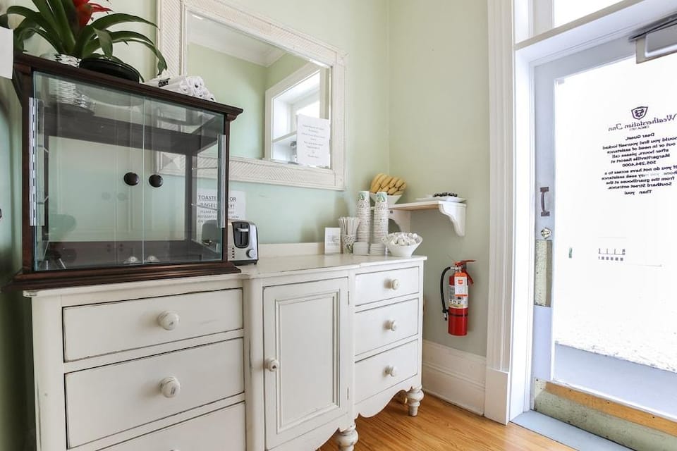 Weatherstation Inn Hotel in Key West