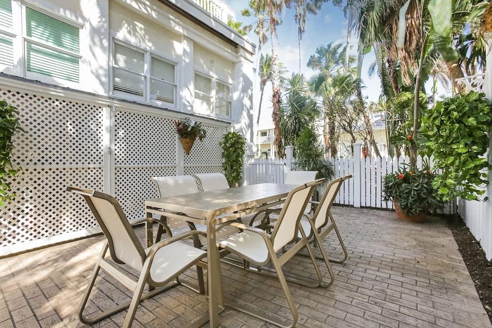 Weatherstation Inn Hotel in Key West