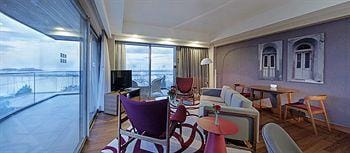 Doubletree By Hilton Kusadasi - Special Class Hotel in Kusadasi