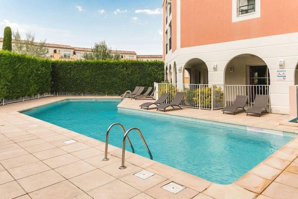Appart'Hotel Garden & City Rousset Hotel in French Riviera