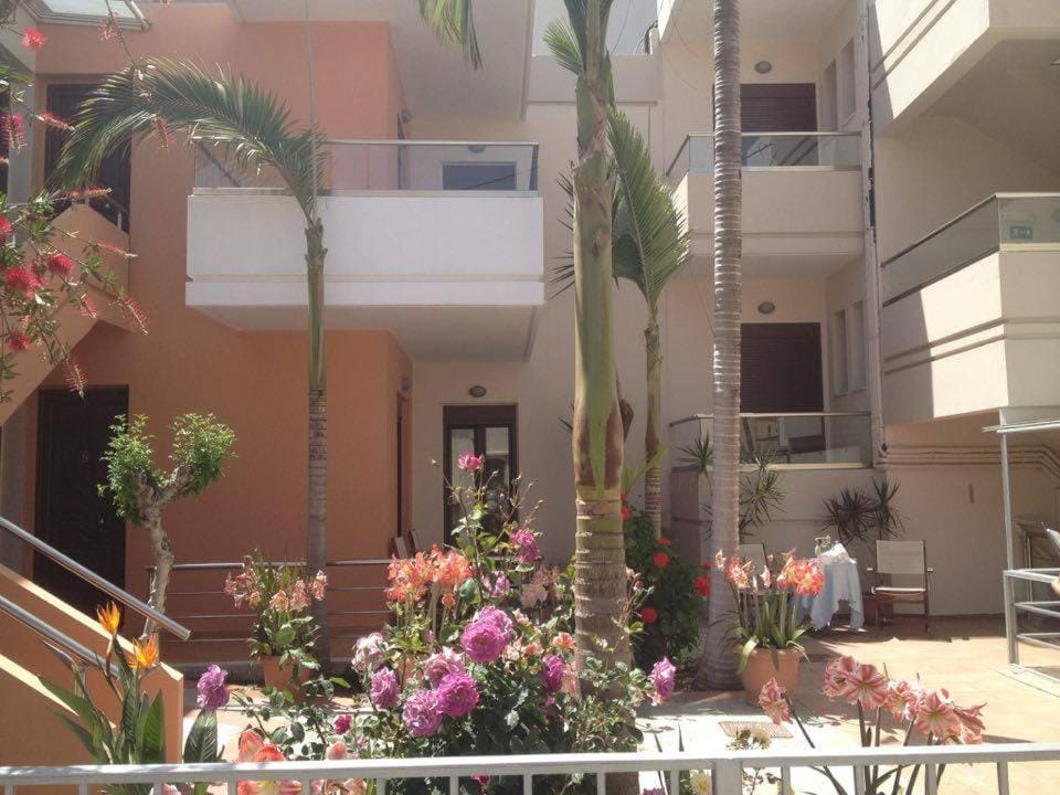 Kallitsakis Beach Hotel in Platanias