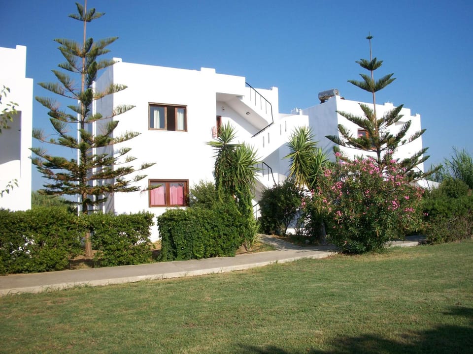 San Antonio Apartments Hotel in Crete