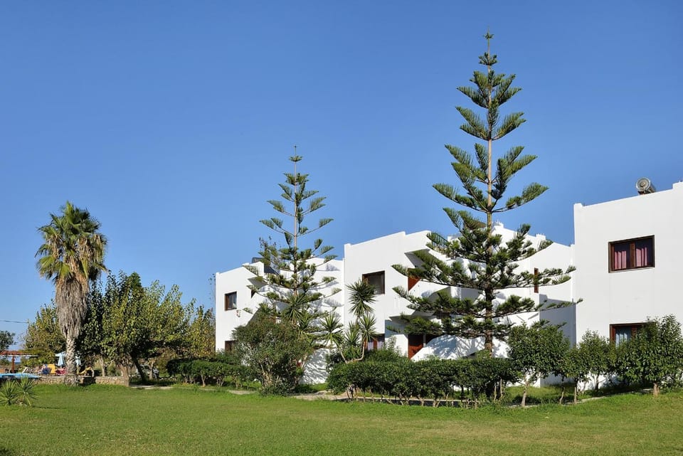 San Antonio Apartments Hotel in Crete
