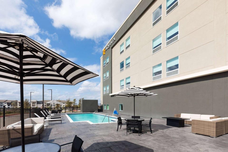 La Quinta Inn & Suites by Wyndham Austin Parmer/Tech Ridge Hotel in Austin