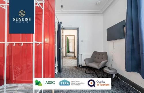 LAW 5 - DIGS - INVOICE and REDUCED PRICE only via SUNRISE SHORT LETS DUNDEE, 2 rooms, 4 Double Beds, Hotel in Dundee
