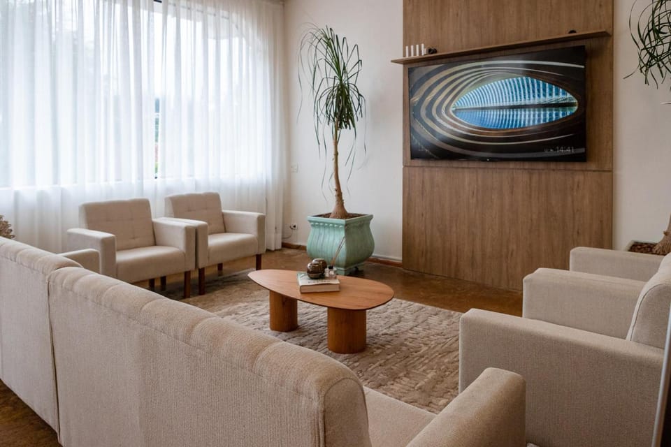 Shared lounge/TV area