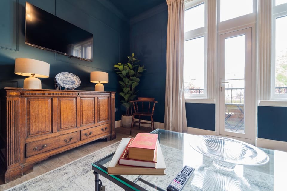 2 The Quadrant Luxury Apartments - Hoylake Hotel in Hoylake