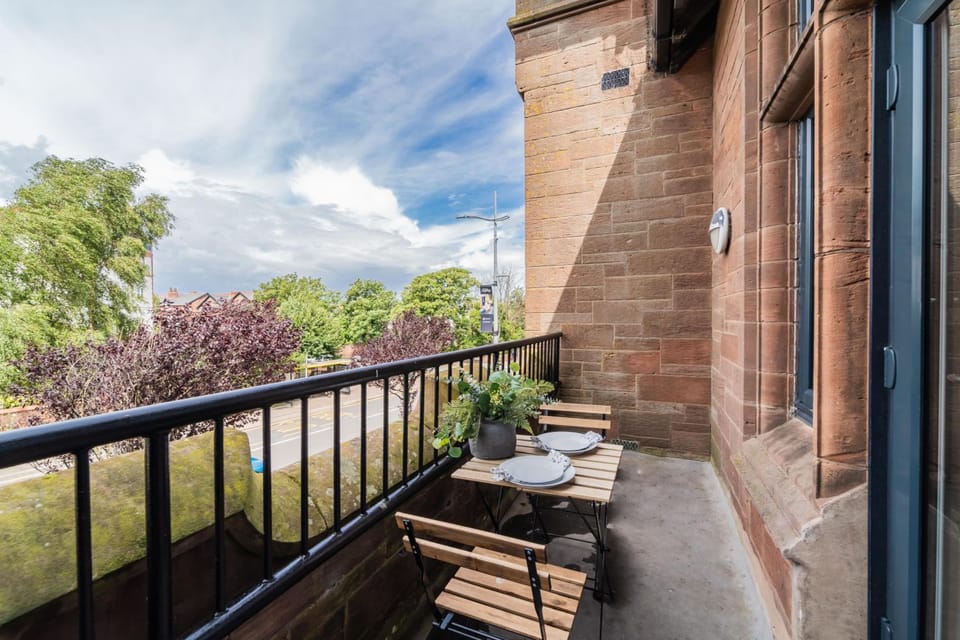 2 The Quadrant Luxury Apartments - Hoylake Hotel in Hoylake